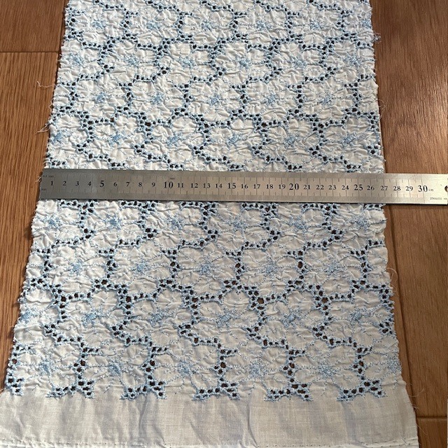 画像3: 350円!【日本製】刺繍レース生地 25cm×38cm シャーリング花柄 (3)